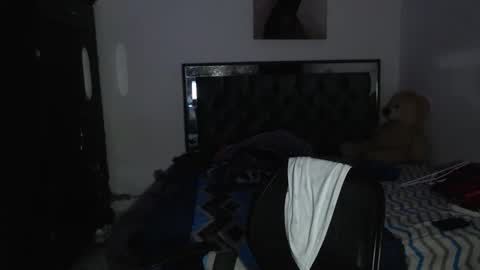 Snapshot of jota_moore chatting on March 25, 6:47 pm jota_moore online show from March 25, 6:47 pm