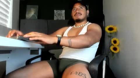 Snapshot of jota_smith chatting on January 8, 1:02 pm Jota Smith online show from January 8, 1:02 pm