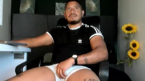 Snapshot of jota_smith chatting on January 12, 12:43 pm Jota Smith online show from January 12, 12:43 pm