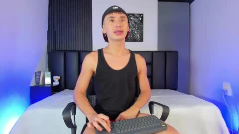 Snapshot of jota_stevensxx chatting on February 27, 2:43 pm Jota Stivens online show from February 27, 2:43 pm