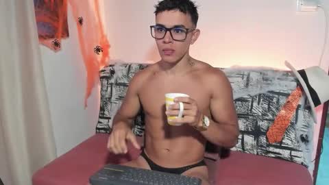 Im Jouliano online show from October 24, 9:22 pm