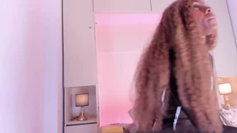 Snapshot of joyceblake chatting on February 4, 8:14 pm joyceblake online show from February 4, 8:14 pm