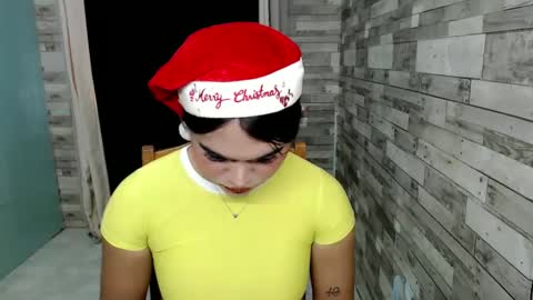 Snapshot of joycum_xxx chatting on December 9, 2:13 am JOY in your heart  online show from December 9, 2:13 am