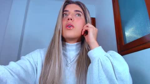 Snapshot of joywinks chatting on February 15, 11:01 pm joywinks online show from February 15, 11:01 pm