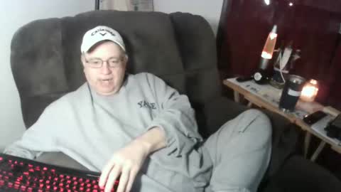 Snapshot of jpmel99 chatting on December 7, 11:34 pm jpmel99 online show from December 7, 11:34 pm