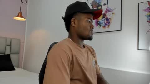 Snapshot of juan_123__ chatting on December 16, 7:19 pm Juan123 online show from December 16, 7:19 pm