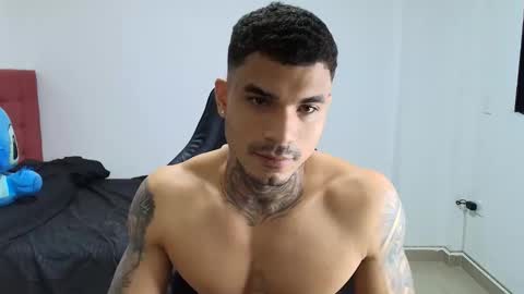 juan_gomez_1 online show from December 19, 8:21 am