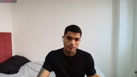 Snapshot of juan_gomez_1 chatting on April 18, 9:48 pm juan_gomez_1 online show from April 18, 9:48 pm