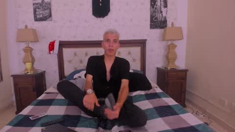 Snapshot of juan_lovers chatting on December 3, 4:39 pm J U A N L O V E R S online show from December 3, 4:39 pm