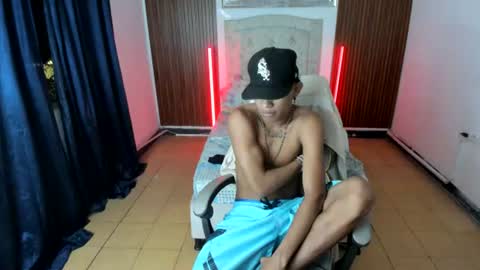 Snapshot of juan_mhata chatting on June 13, 1:03 am Juan Mhata online show from June 13, 1:03 am
