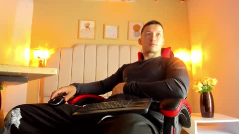 JUAN online show from December 5, 1:31 pm