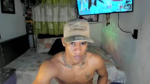 Snapshot of juanbigcock21cm chatting on June 19, 7:01 am juan jose online show from June 19, 7:01 am