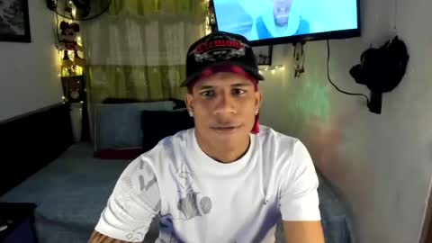 Snapshot of juanbigcock21cm chatting on June 24, 4:00 am juan jose online show from June 24, 4:00 am