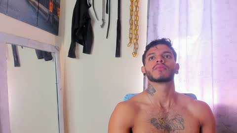 Juan Esteban online show from December 14, 4:31 pm