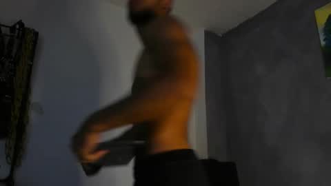 Snapshot of juanbladde chatting on January 17, 4:00 pm Juan Esteban online show from January 17, 4:00 pm