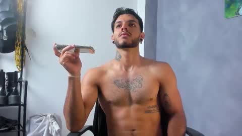 Snapshot of juanbladde chatting on February 5, 1:05 pm Juan Esteban online show from February 5, 1:05 pm