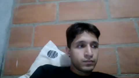 Snapshot of juanc23_371 chatting on January 1, 5:33 am juanc23_371 online show from January 1, 5:33 am