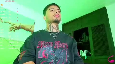 Snapshot of juancamilo66_ chatting on July 18, 2:27 am juancamilo66_ online show from July 18, 2:27 am