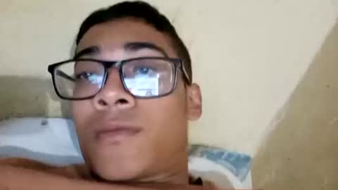 Snapshot of juancito252074 chatting on November 16, 3:56 am juancito252074 online show from November 16, 3:56 am