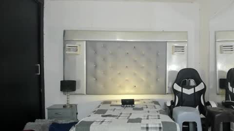 Juan Diego Uribe online show from February 26, 4:03 am