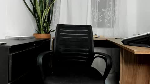 Juan Diego Uribe online show from November 8, 1:17 am