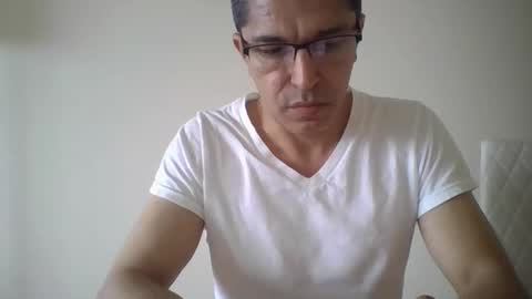 juanearth1 online show from May 13, 9:55 pm