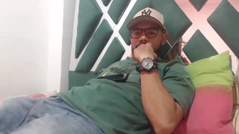 Snapshot of juanfe_style chatting on September 20, 8:32 pm juanfe_style online show from September 20, 8:32 pm