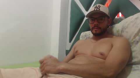 Snapshot of juanfe_style chatting on November 11, 12:38 pm juanfe_style online show from November 11, 12:38 pm