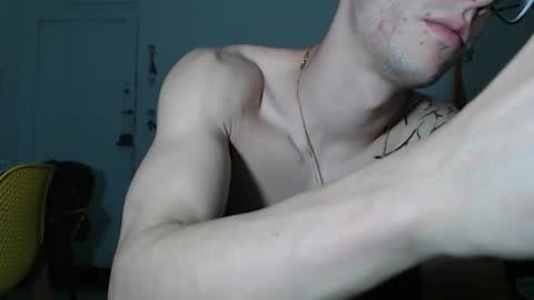 Snapshot of juanisimo_ chatting on December 30, 2:31 am JUANISIMO online show from December 30, 2:31 am