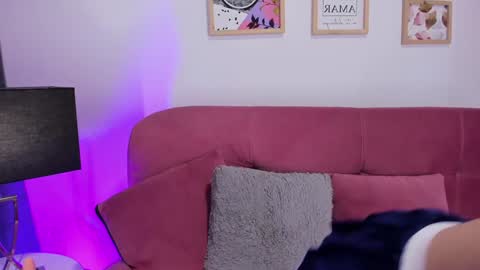 Snapshot of juanita_owens chatting on December 11, 10:06 pm juanita_owens online show from December 11, 10:06 pm