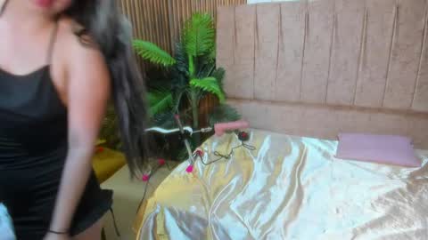 Snapshot of juanita_tay chatting on April 27, 11:41 am JUANITA online show from April 27, 11:41 am