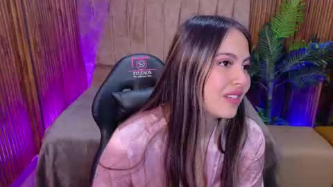 Snapshot of juanita_tay chatting on July 9, 11:47 am JUANITA online show from July 9, 11:47 am