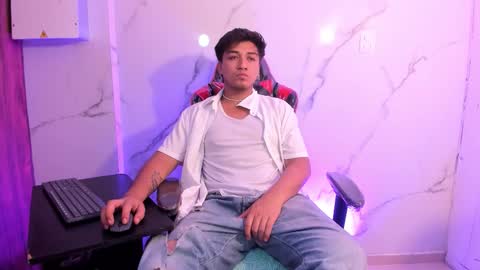 Snapshot of juanmechanic chatting on December 16, 5:23 am JUAN online show from December 16, 5:23 am