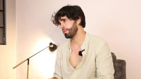 Snapshot of juanmilano chatting on July 9, 1:20 am juanmilano online show from July 9, 1:20 am