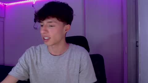 Snapshot of juanmres chatting on February 5, 12:26 am juanmres online show from February 5, 12:26 am