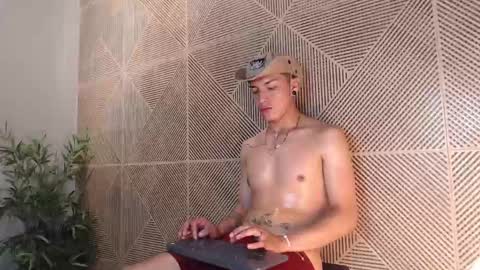 Snapshot of juanse_colling chatting on February 28, 9:38 pm Juanse Colling online show from February 28, 9:38 pm