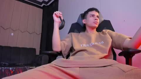 Juan online show from December 17, 8:15 pm