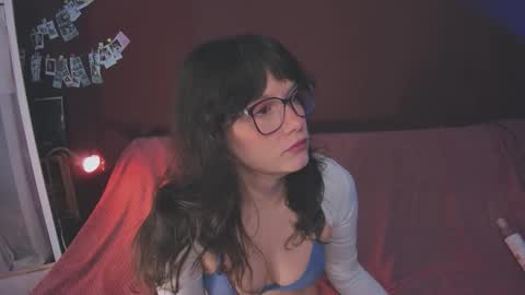 Snapshot of juby_yubi chatting on February 16, 12:01 pm Arina online show from February 16, 12:01 pm