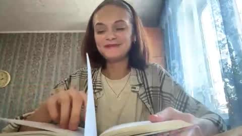 Snapshot of juderoering chatting on February 19, 4:30 am Lulu online show from February 19, 4:30 am