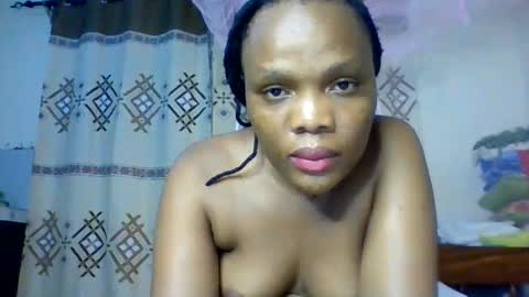 Snapshot of juice_petite3 chatting on May 25, 11:00 pm juice_petite3 online show from May 25, 11:00 pm