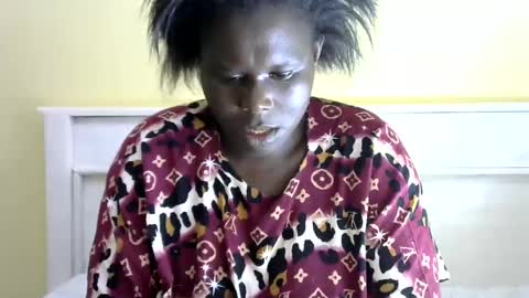 Snapshot of juicy576808 chatting on December 22, 9:22 am zainabu online show from December 22, 9:22 am