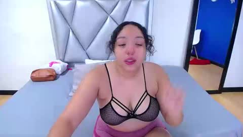 Snapshot of juicy_bignipples18 chatting on January 9, 1:45 pm juicy_bignipples18 online show from January 9, 1:45 pm