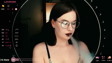 Snapshot of juicy_burrito chatting on November 11, 9:26 pm Bella online show from November 11, 9:26 pm