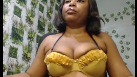 Snapshot of juicy_gold22 chatting on January 13, 1:02 am Mariagold online show from January 13, 1:02 am