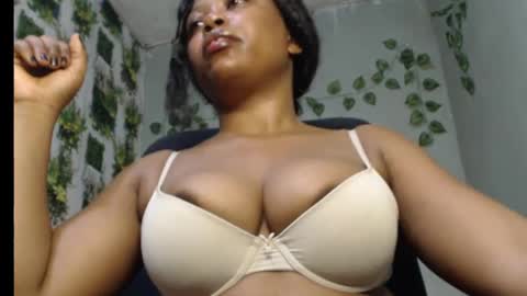 Snapshot of juicy_gold22 chatting on February 2, 4:54 pm Mariagold online show from February 2, 4:54 pm
