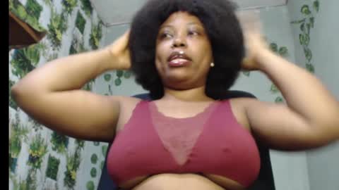 Snapshot of juicy_gold22 chatting on February 9, 8:56 pm Mariagold online show from February 9, 8:56 pm