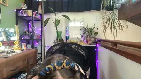 juicy_jussy online show from April 3, 8:07 pm