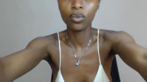 Snapshot of juicy_pinkpussy564197 chatting on February 26, 3:33 pm olivia online show from February 26, 3:33 pm