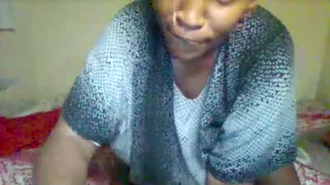 Snapshot of juicyicequeen chatting on March 11, 3:23 am juicyicequeen online show from March 11, 3:23 am
