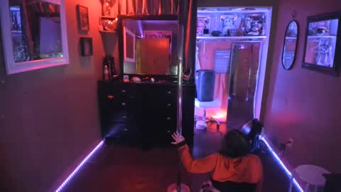 juicyjayxxx69 online show from February 9, 3:53 am